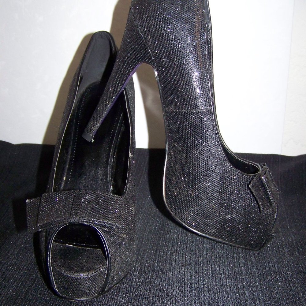 just fabulous sparkly black peep toe pump w/ a bow